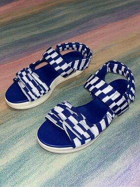 Tory burch sport miller sandals nautical blue white sandals size 6